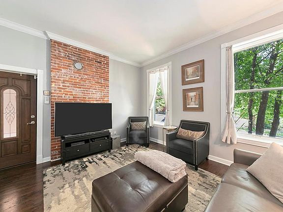 2nd image of 1204 Mackay Pl