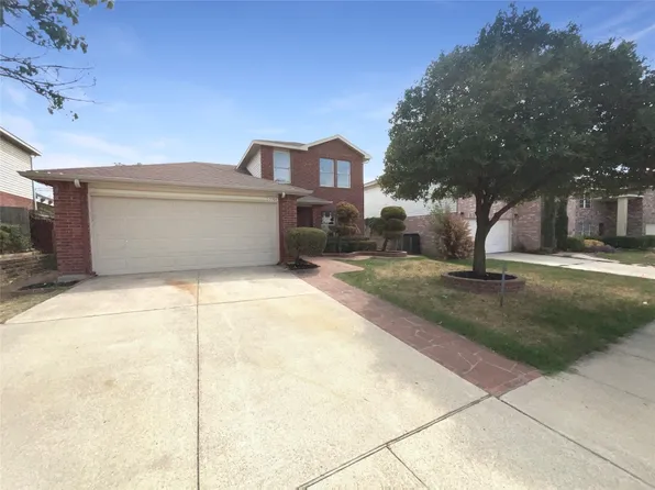 5301 Royal Birkdale Dr, Fort Worth, TX 76135