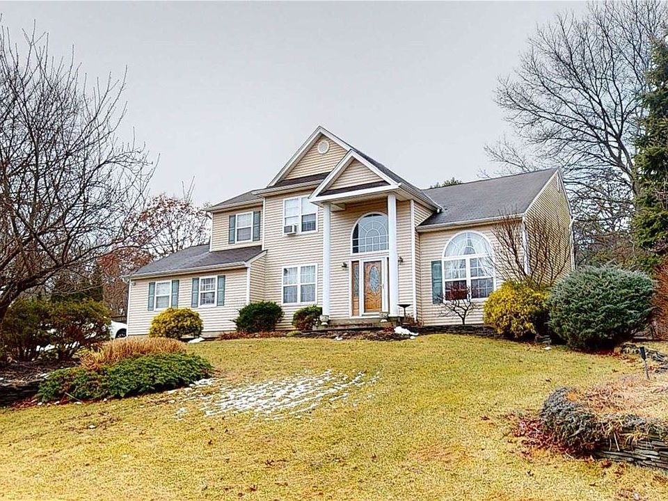 1st image of 58 Winterberry Dr