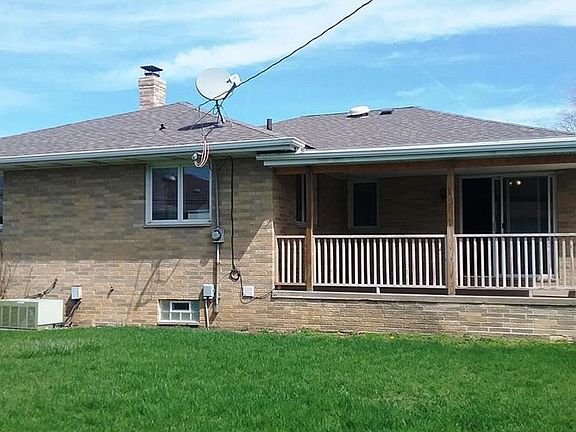 3rd image of 4732 Brook Ln