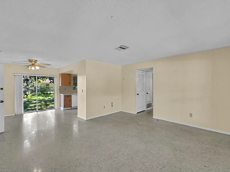 160 NE Bracken Rd — Photo 7