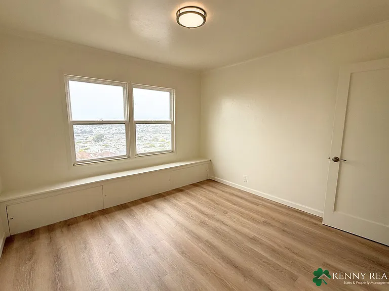 840 Templeton Ave — Photo 10