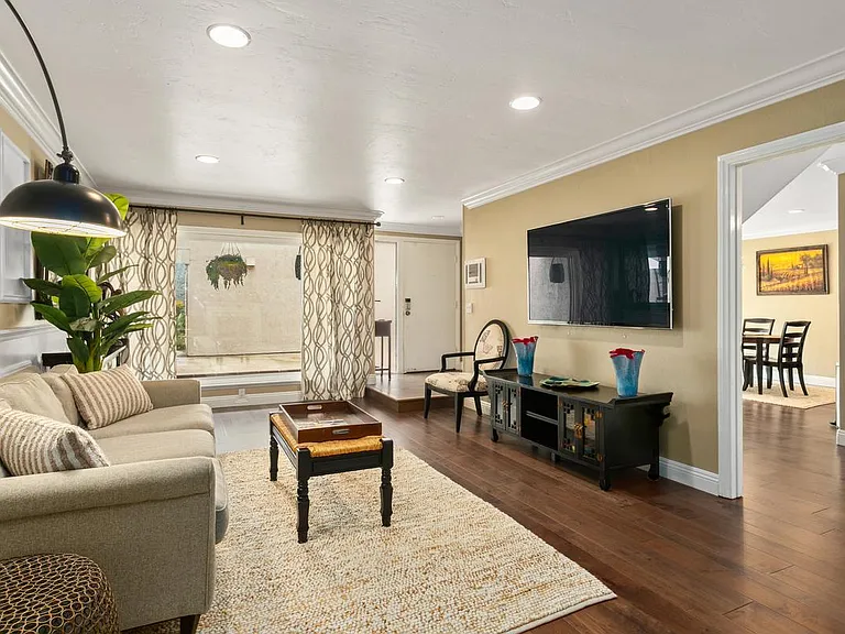 784 S Sierra Ave — Photo 3