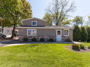 W239N6334 Maple Ave, Sussex, WI 53089