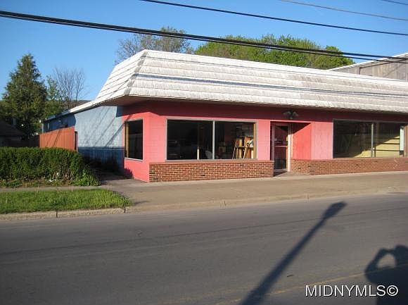 2nd image of 143 E Main St