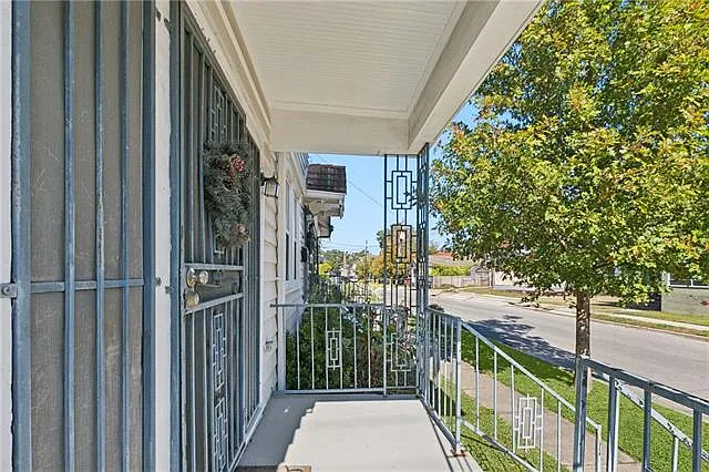 Building Photo - 3900 Delachaise St