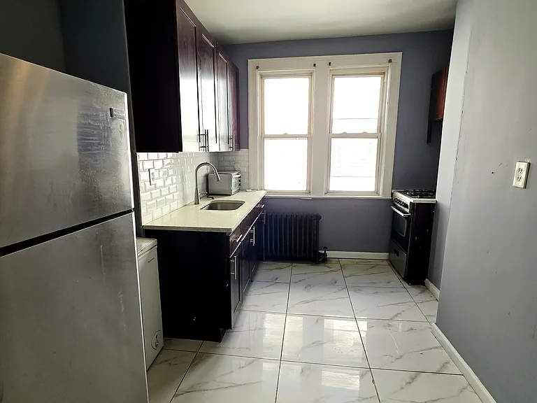 225 Lembeck Ave #1A — Photo 1