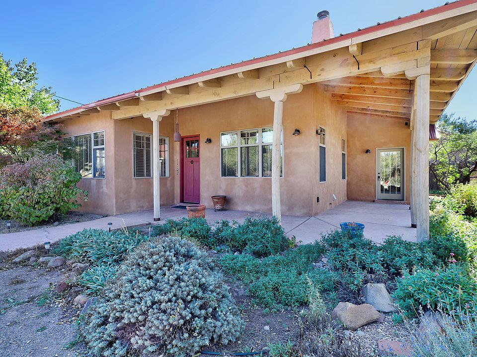 1852 Griegos Road NW - 1_10212021