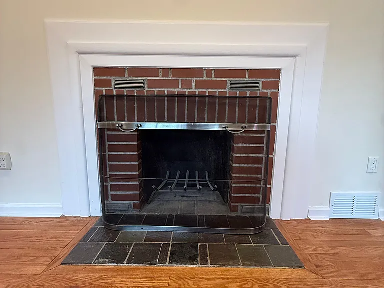 319 Barrington Rd — Photo 20
