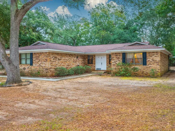 6020 Oakwood Dr, Milton, FL 32570