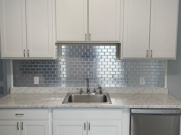 3rd image of 54 Argyle Ave #1