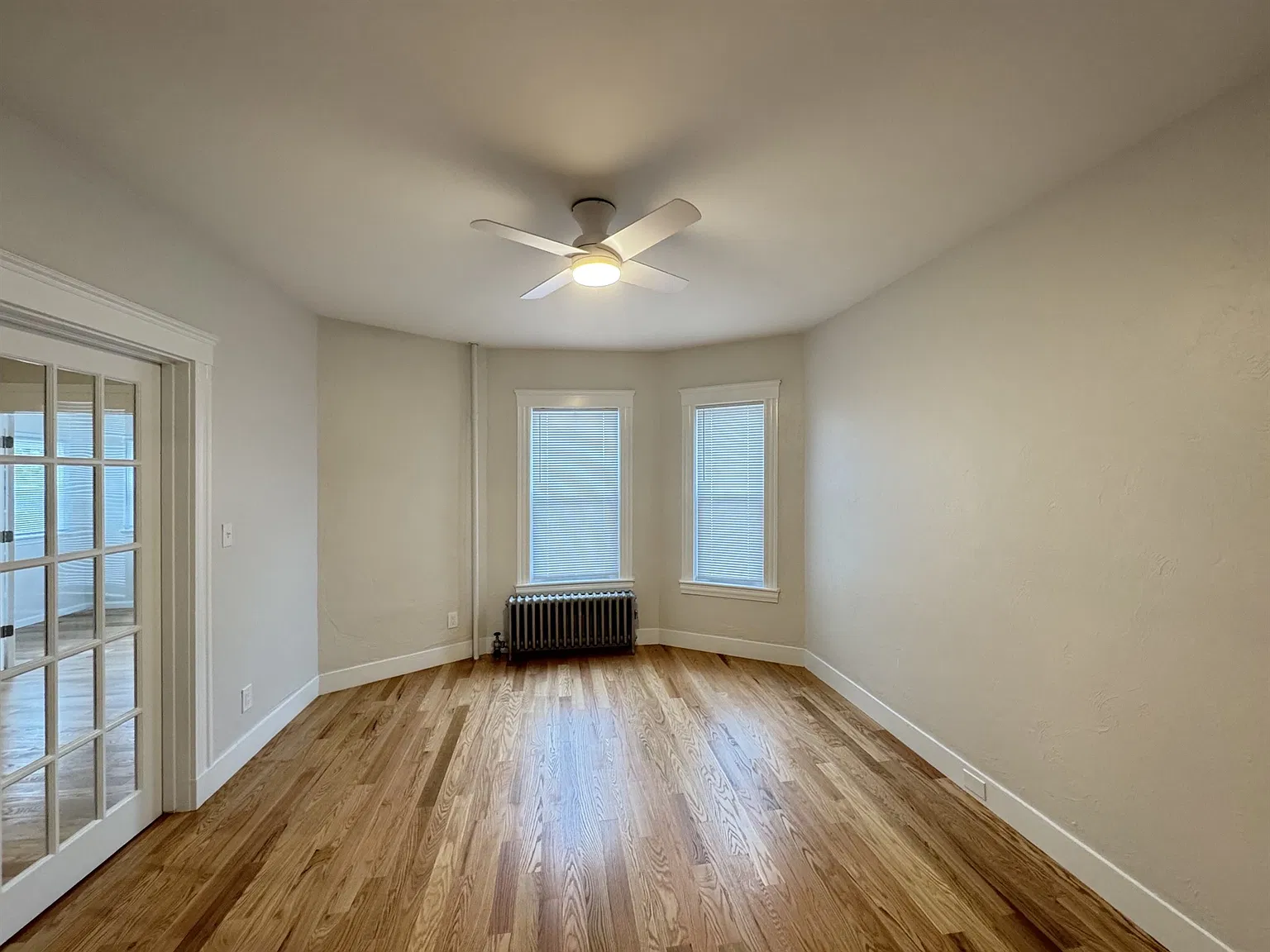 2 bed, 1000 sqft, $2,700 — Photo 2