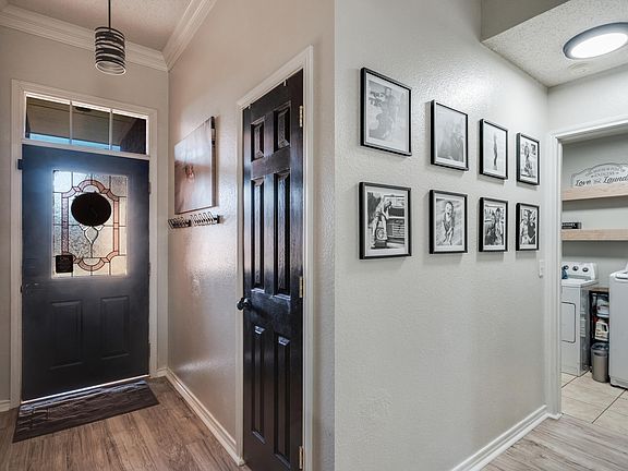 3rd image of 4811 Olympic Dr