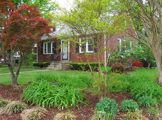 400 S Carlin Springs Rd, Arlington, VA 22204