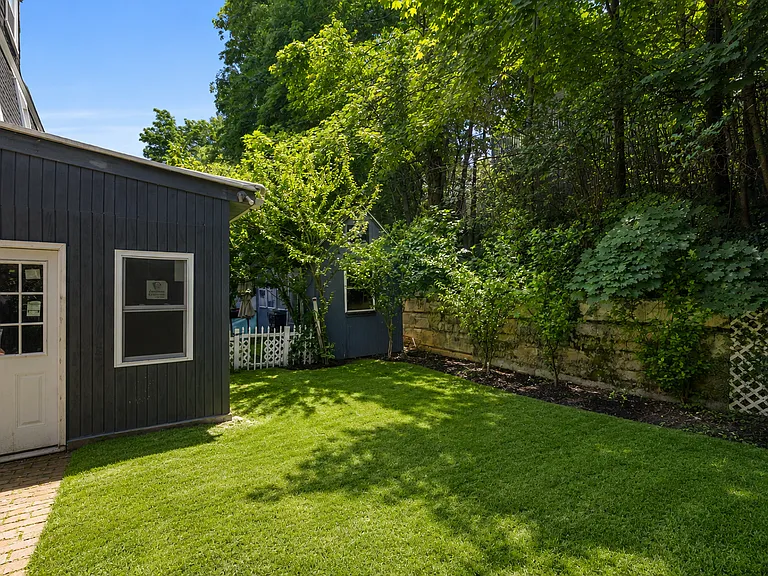 28 Newton St — Photo 14