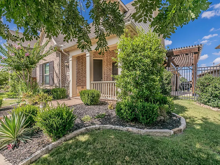 3903 Plum Vista Pl — Photo 38