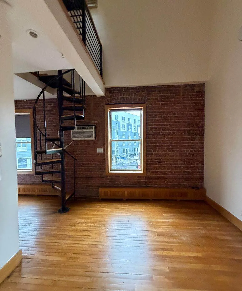 477 Saint Mark's Place — Photo 1