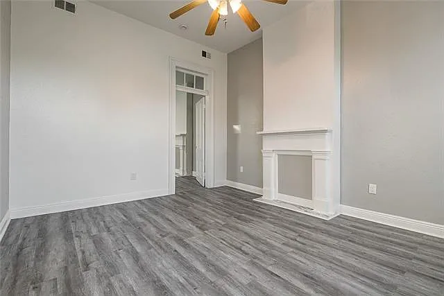 2411 S Saratoga St — Photo 4