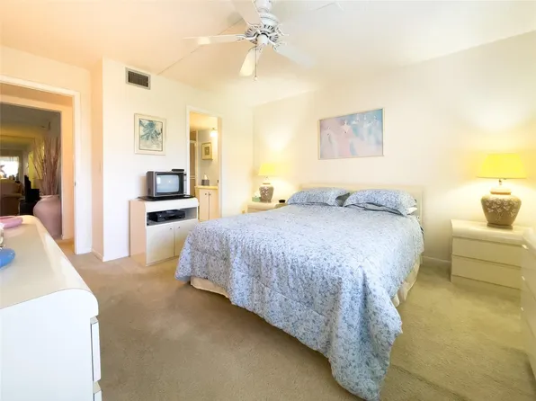 339 Knotty Pine Circle #B1, Greenacres, FL 33463