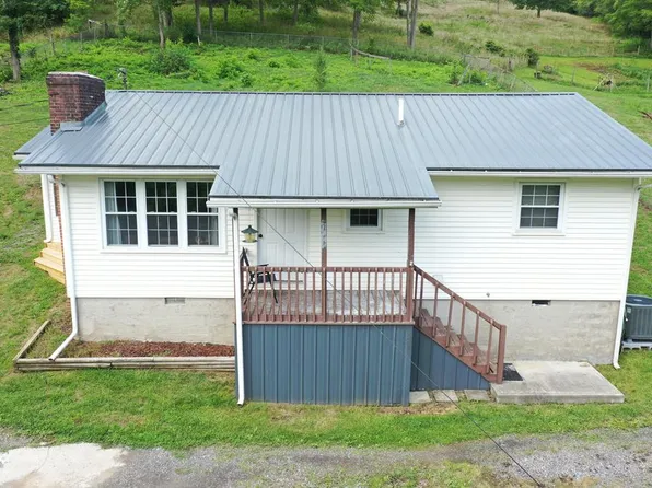 78 Pineview Dr, Honaker, VA 24260