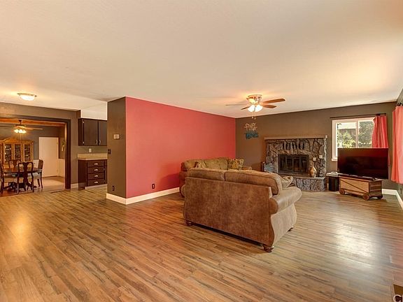 5th image of 1671 Pamela Dr