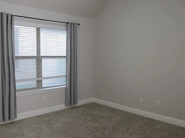 5709 Ridgepass Ln — Photo 10
