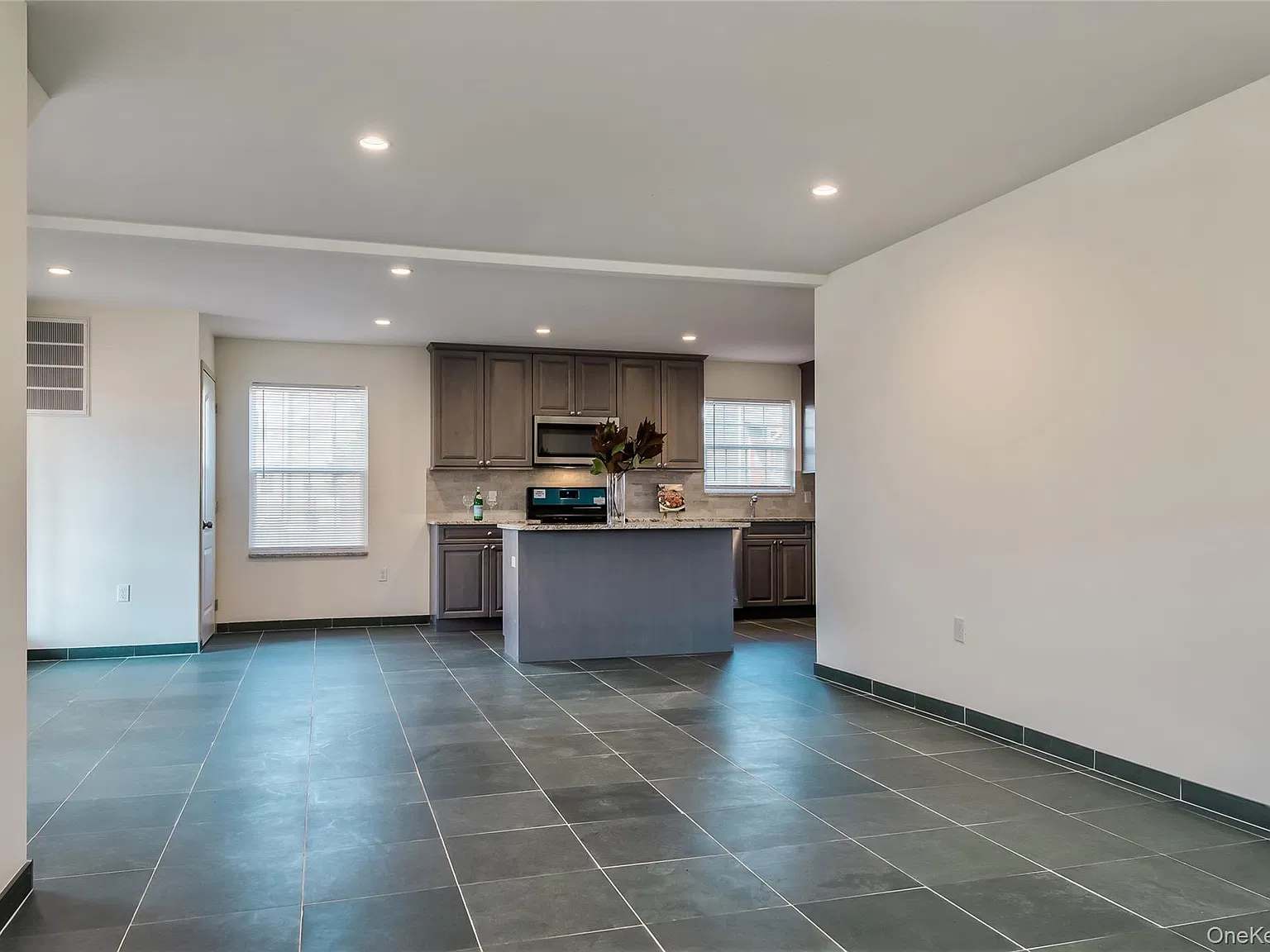 1 bed, 1.0 bath, 957 sqft, $3,200 — Photo 4