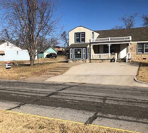 2nd image of 1318 N Drexel Blvd