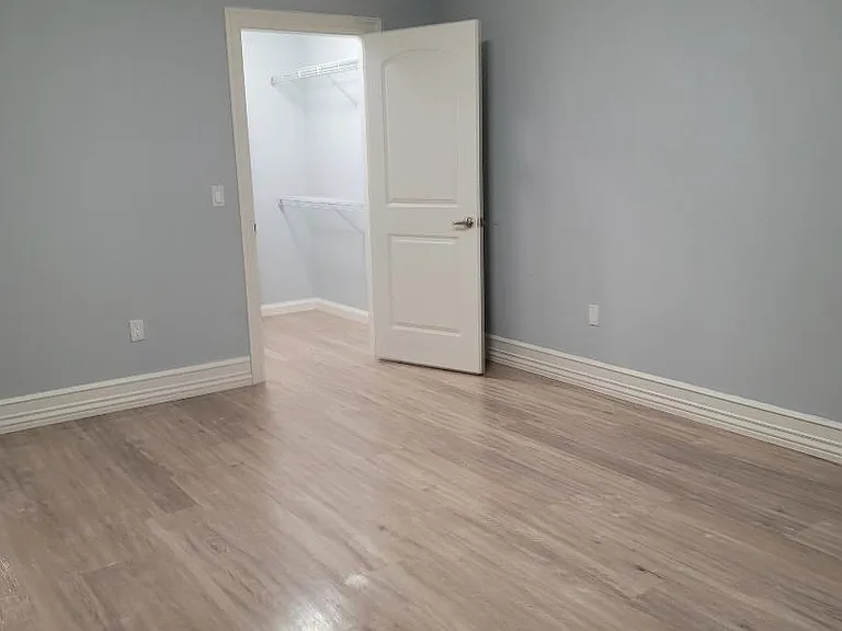 Notchwood Commons — Photo 9