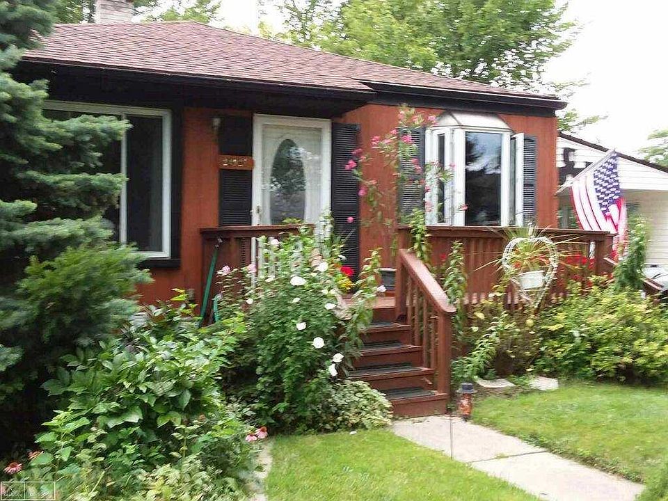 1st image of 24921 Nelson St