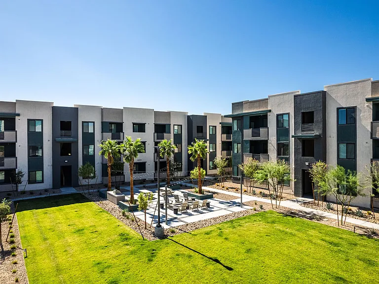SYNC APARTMENT HOMES — Photo 38