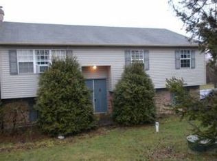 1422 Long Lane Rd, Lenhartsville, PA 19534