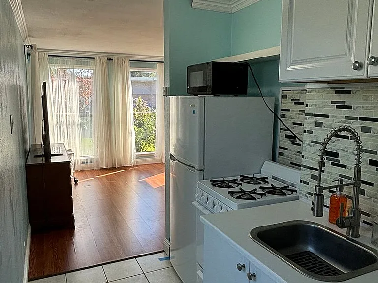 2832 Charlemagne Ave — Photo 8
