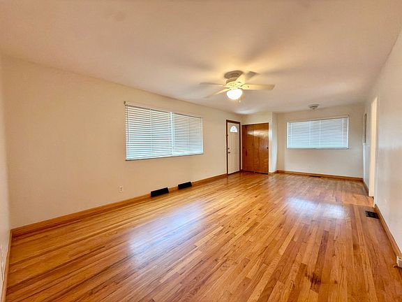 3rd image of 7860 Sequoia Ct