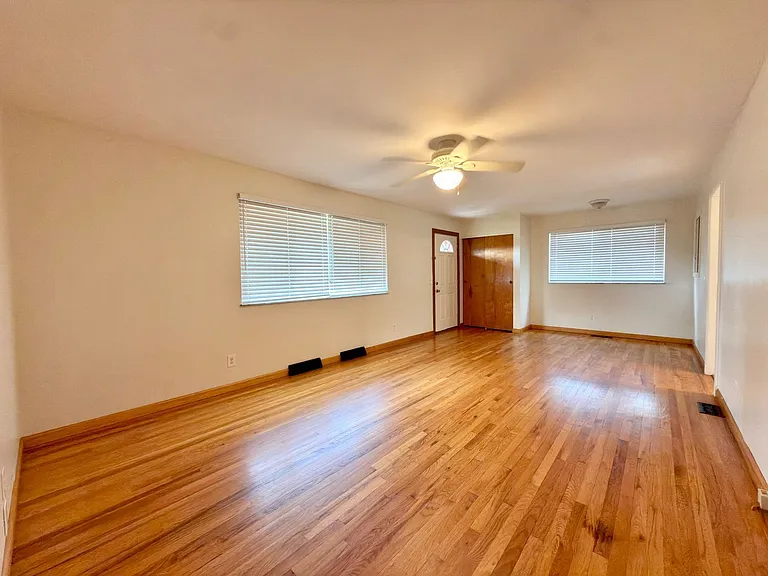7860 Sequoia Ct — Photo 3