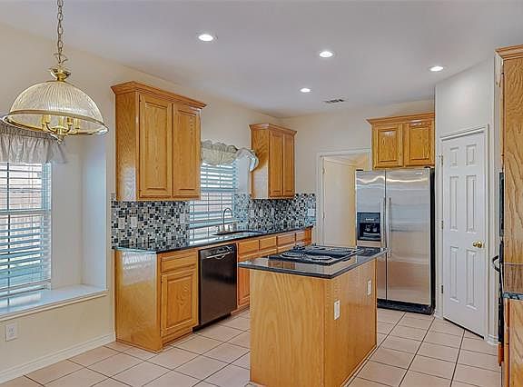 4th image of 301 Bricknell Dr