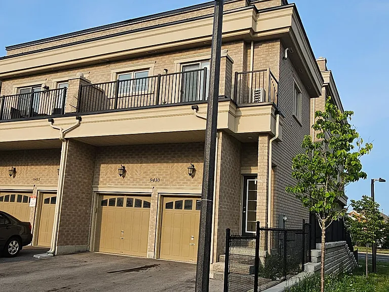 9430 Bayview Ave #UPPER — Photo 1