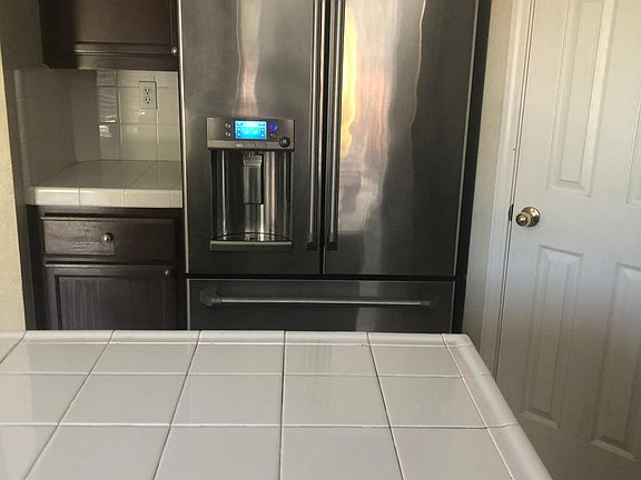 5th image of 859 Winnipeg Ct
