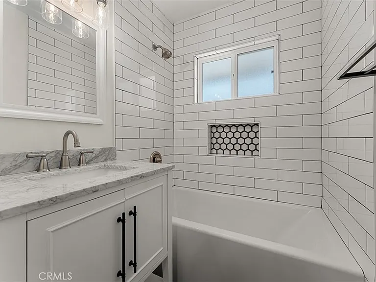 241 Costa Mesa St #B — Photo 15