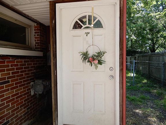 3rd image of 720 Ashley Dr Unit B