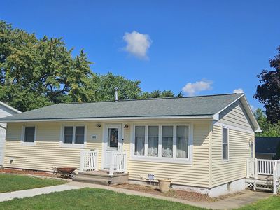 820 5th Ave SW, Cascade, IA, 52033