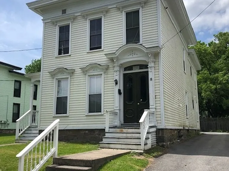 8 Montgomery St — Photo 18