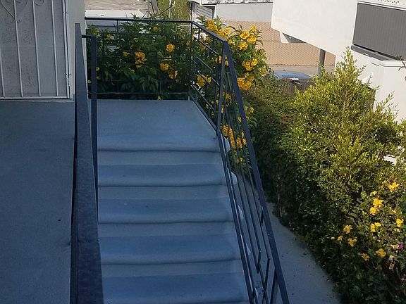 4th image of 1444 Barry Ave APT 6