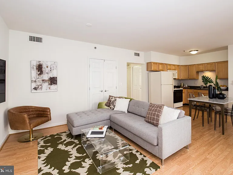 1030 N 2nd St #203 — Photo 21