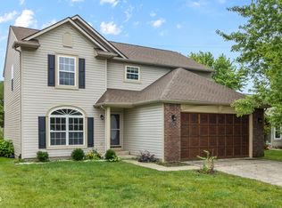 6749 Lexington Cir, Zionsville, IN 46077