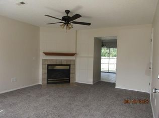 1015 SE 5th St #A, Bentonville, AR 72712