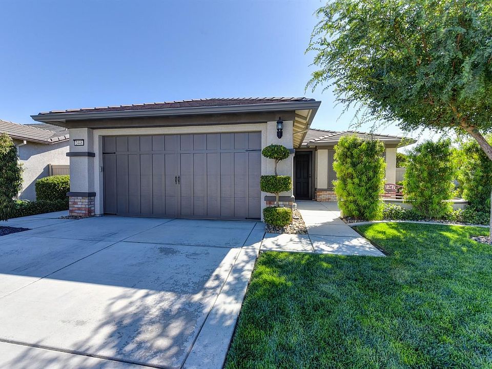 1st image of 2448 Shady Oak Pl