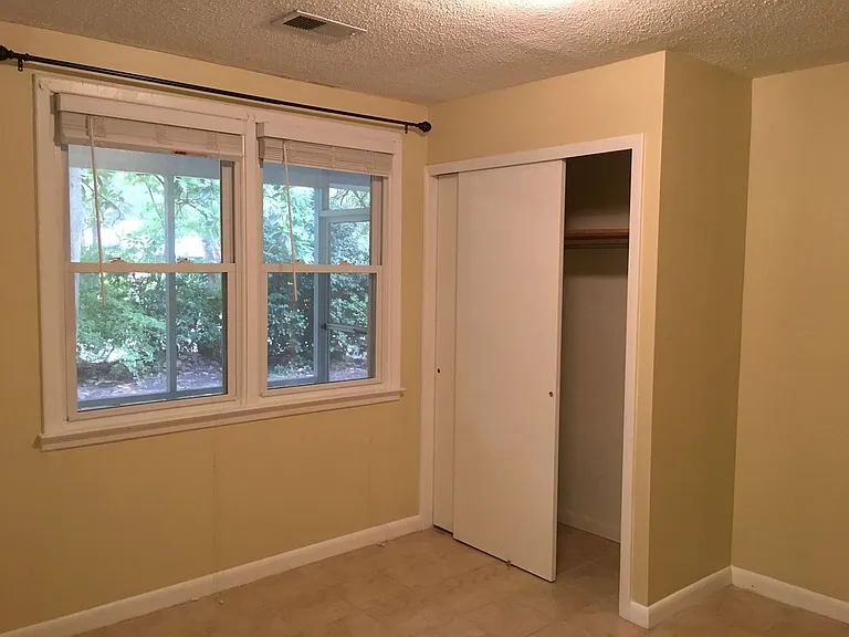 606 N Maple St — Photo 20