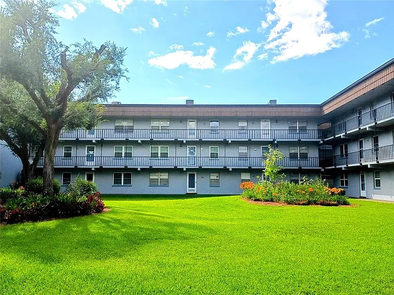 333 Lake Howard Dr NW #312C — Photo 2