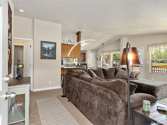 Main house entry looking towards the living & kitchen areas.